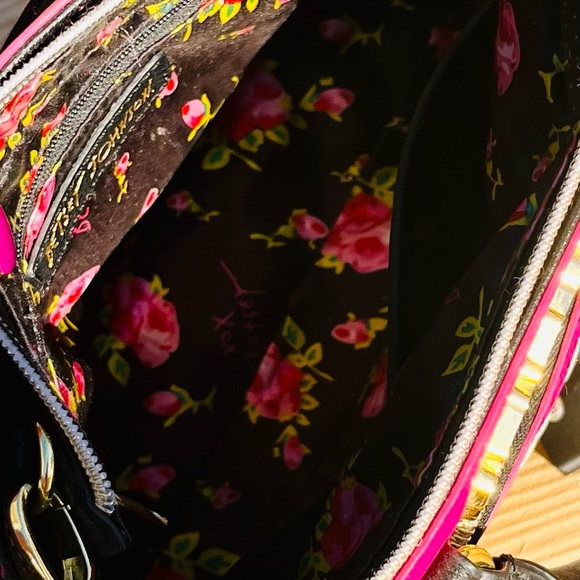 Betsey Johnson Crossbody with Gold Details - Picture 5 of 15